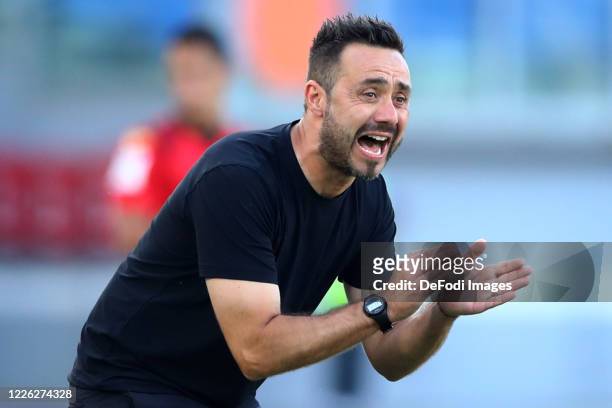 Head coach Roberto De Zerbi of US Sassuolo gestures during the Serie A match between SS Lazio and US Sassuolo at Stadio Olimpico on July 11, 2020 in...