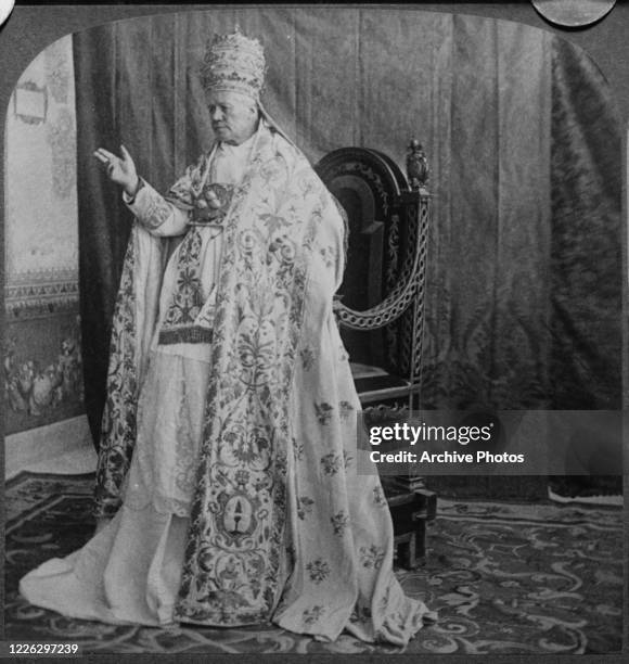 Papal Robe 953 Pope Robe Stock Photos, High-Res Pictures, and Images - Getty Images
