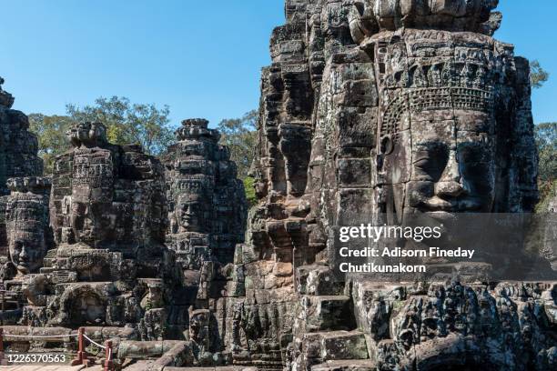 bayon temple, angkor thom, siem reap, cambodia - bayontempel stockfoto's en -beelden