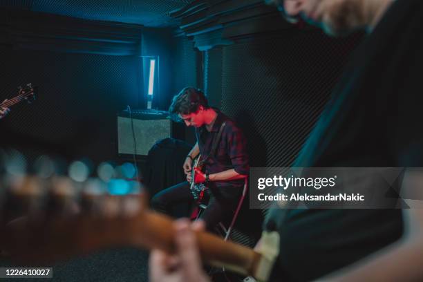 band practice - singer backstage stock pictures, royalty-free photos & images