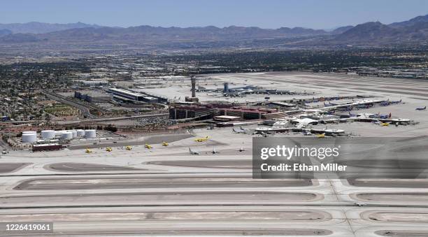 Macarran 122 Mccarran International Airport Terminal 2 Stock Photos, High-Res ...