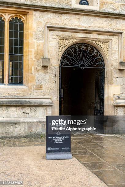 bodleian library building entrance - bodleian library stock pictures, royalty-free photos & images