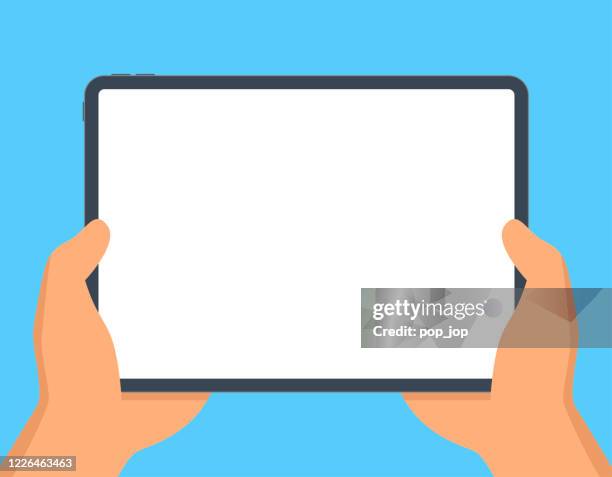 stockillustraties, clipart, cartoons en iconen met handen die tablet houden. wit leeg scherm. vectorillustratie van tabstootkussen in hand. sjabloon - tablet hands