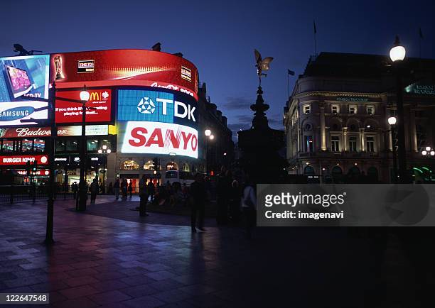 piccadilly circus - piccadilly circus stock pictures, royalty-free photos & images
