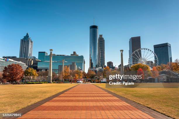 atlanta georgia downtown city skyline - atlanta imagens e fotografias de stock