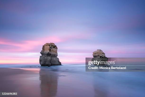 sunrise at the great ocean road, gibson steps - beach morning glory stock pictures, royalty-free photos & images