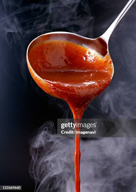 demiglace sauce - brown sauce stock-fotos und bilder