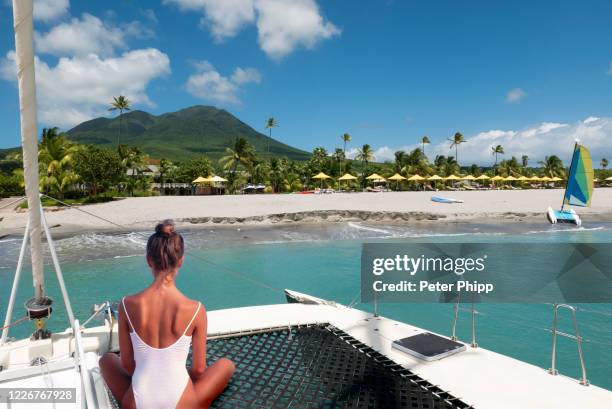 pinney beach in nevis caribbean - névis imagens e fotografias de stock