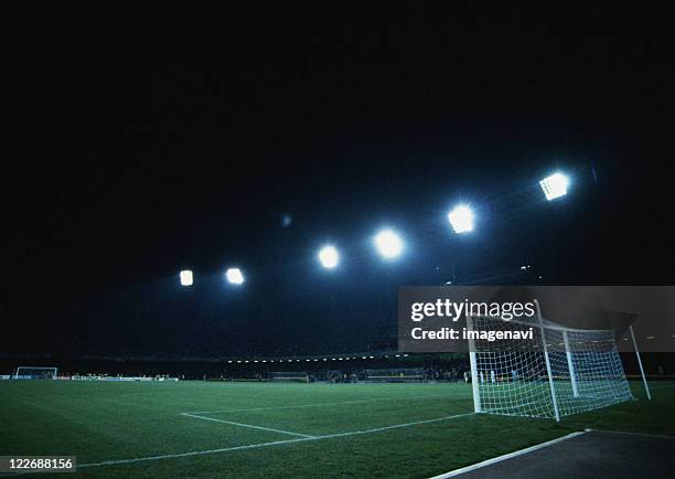 soccer field - soccer field empty night imagens e fotografias de stock