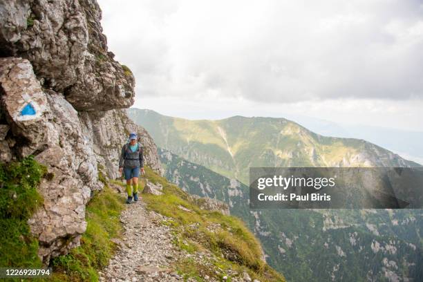 Narrow Ridge Path Narrow Peak Photos and Premium High Res Pictures - Getty Images