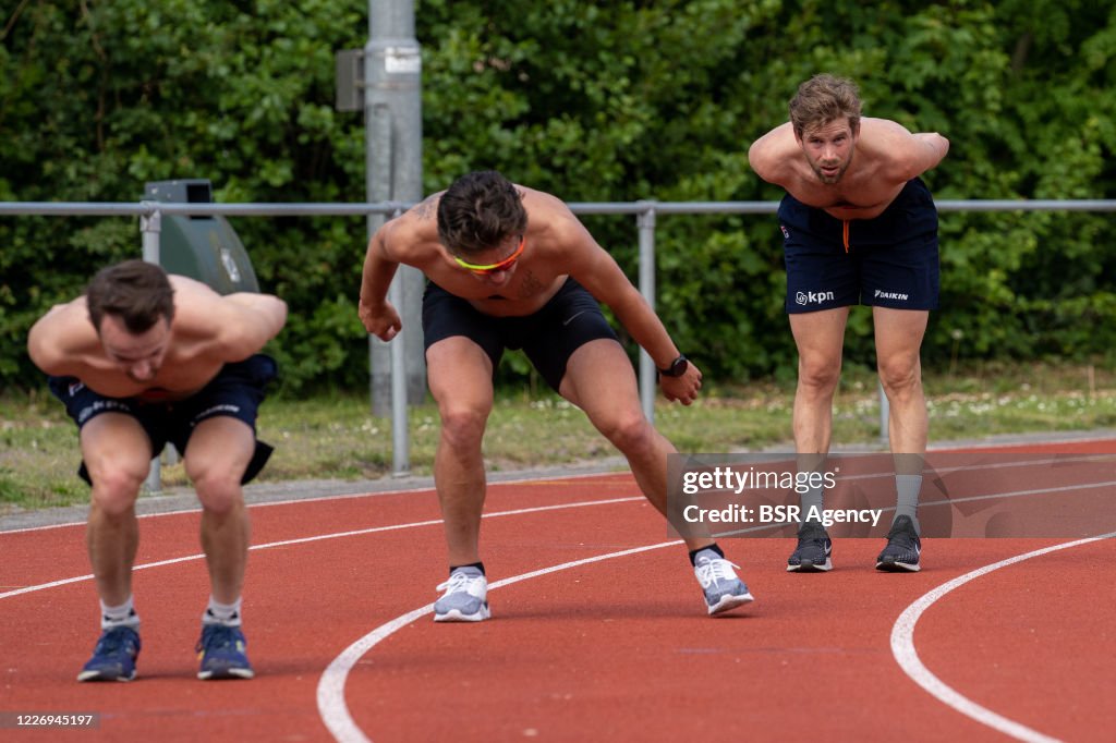 Suzanne Schulting training with the Dutch national shorttrack team