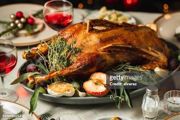 traditionelles weihnachtsessen - menu christmas stock-fotos und bilder