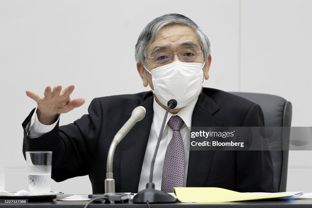 BOJ Sits Tight While Taking Gloomier View of Economy This Year