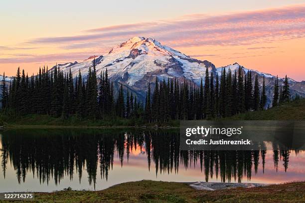 sunrise over the mountain with a lake - washington state mountains stock pictures, royalty-free photos & images