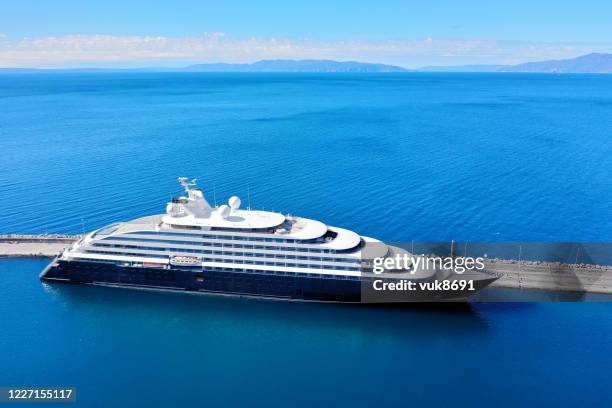 scenic eclipse cruiser - luxury cruise ship stock pictures, royalty-free photos & images