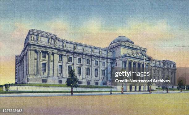 Vintage souvenir postcard published circa 1937 depicting an exterior architectural view of the landmark Brooklyn Museum of Art, located on Prospect...