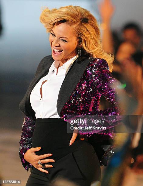 Beyonce performs onstage during the 2011 MTV Video Music Awards at Nokia Theatre L.A. Live on August 28, 2011 in Los Angeles, California.