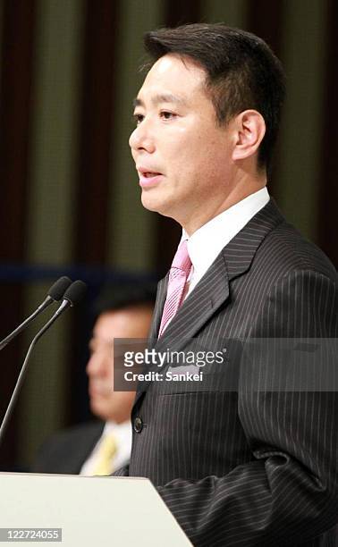 Former Foreign Minister Seiji Maehara speaks during the Democratic Party of Japan Presidential Election debate on August 28, 2011 in Tokyo, Japan.