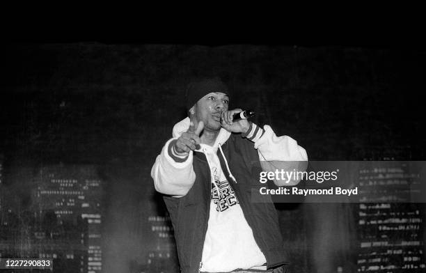 Common Sense The Rapper 424 Common In Concert Chicago Il Stock Photos, High-Res Pictures, and ...