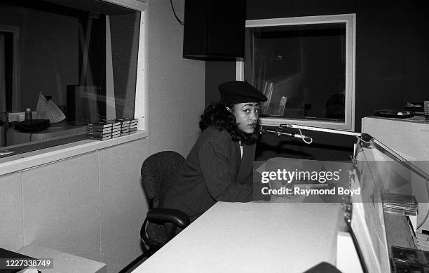 Singer Miki Howard poses for photos at V-103-FM radio in Chicago, Illinois in October 1992.