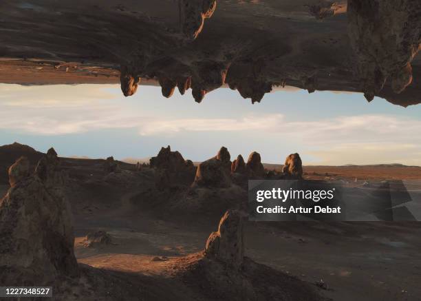 upside down landscape in the desert of california with surreal mirror effect. - mirror image stock-fotos und bilder