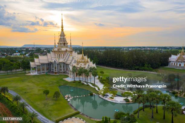 wat non kum in nakhonratchasima province thailand - wat stock pictures, royalty-free photos & images