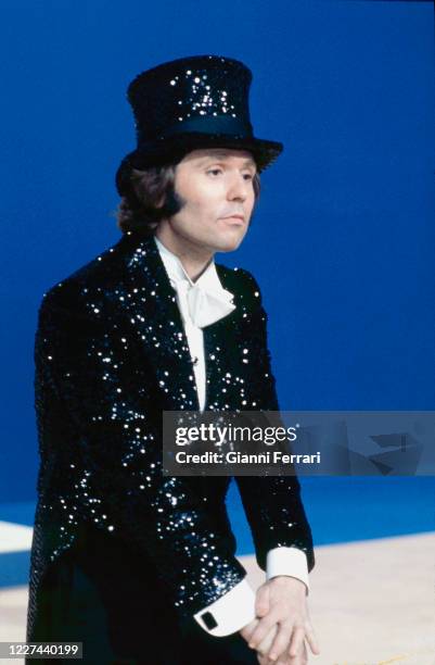 Reaphael Singer Spanish singer Raphael in a TV show, Madrid, Spain, 1975. News Photo ...