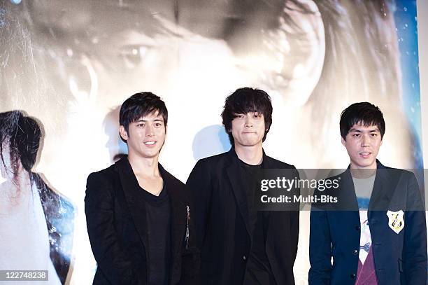 Ko Soo and Gang Dong-Won attend the "Cho Neung Ryeok Ja" Press Conference at Megabox on October 18, 2010 in Seoul, South Korea.