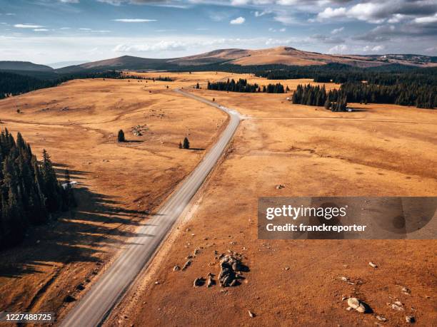 landscape in wyoming - lander wyoming stock pictures, royalty-free photos & images