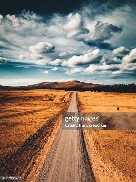 landscape in wyoming - lander wyoming stock pictures, royalty-free photos & images