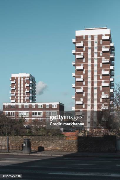 high rise council housing, limehouse, east london, london, england, uk - east london bildbanksfoton och bilder