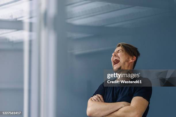 Angry Outside Window Yelling Out Of Window Photos and Premium High Res Pictures - Getty Images