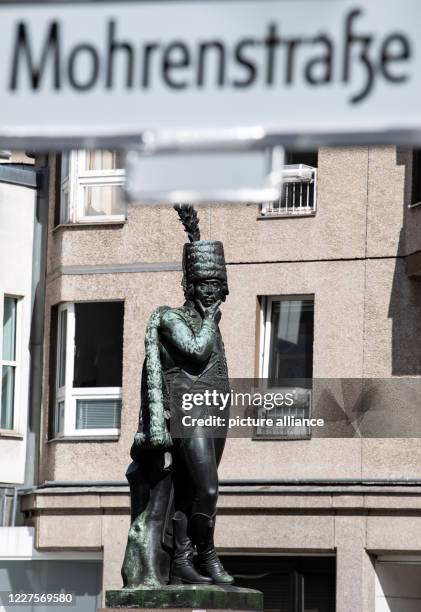 The monument of the Prussian general Hans Joachim von Zieten is located behind the street sign of Mohrenstraße. The renaming of streets that remind...