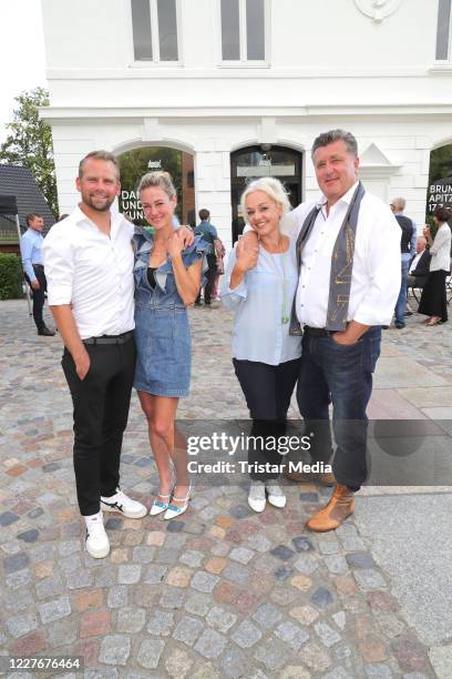Api Tz 77 Bruno F Apitz Stock Photos, High-Res Pictures, and Images - Getty Images
