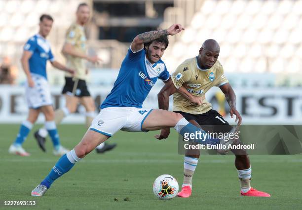 Sandro Tonali of Brescia Calcio competes for the ball with Bryan Dabo of Spal during the Serie A match between Brescia Calcio and SPAL at Stadio...
