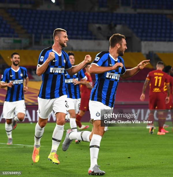 Stefan de Vrij of FC Internazionale celebrates after scoring the opening goal during the Serie A match between AS Roma and FC Internazionale at...