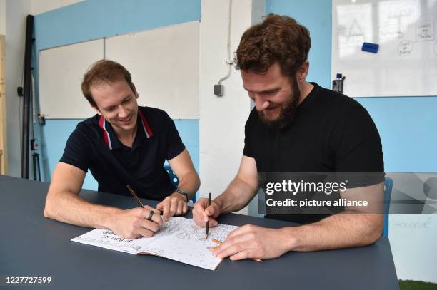 July 2020, Berlin: Bedürftig , founder and managing director of the start-up "GoVolunteer", and Tobias Tietz, sales manager of the...