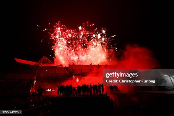 Liverpool Pyro Liverpool Fireworks Photos and Premium High Res Pictures - Getty Images