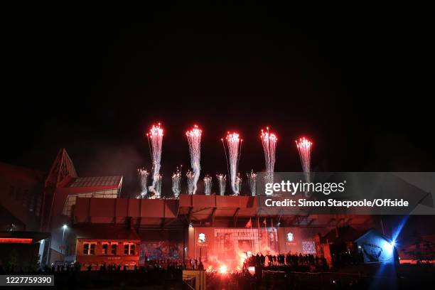 Liverpool Pyro Liverpool Fireworks Photos and Premium High Res Pictures - Getty Images