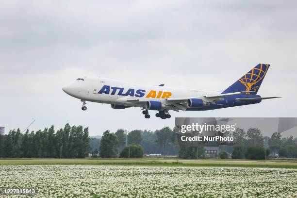 1 482 Boeing 747 Landing Stock Photos High Res Pictures And Images 1-482-boeing-747-landing-stock-photos-high-res-pictures-and-images