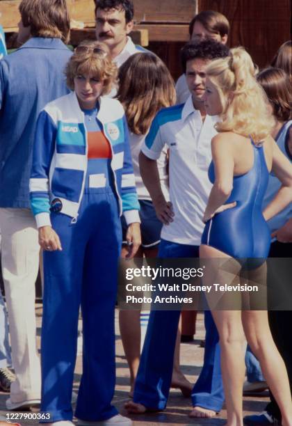Victor French, Penny Marshall, Billy Crystal, Suzanne Somers appearing on the ABC tv special 'The Battle of the Network Stars III'.