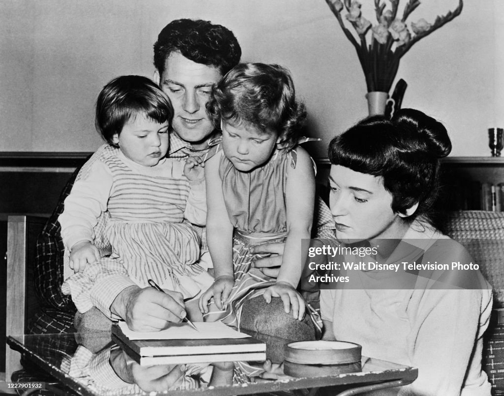 Robert Shaw his wife Jennifer Bourke and their two children during