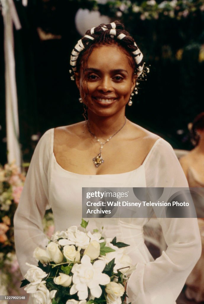 Debbi appearing in wedding episode of the ABC tv series... News(02)