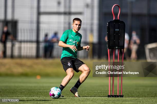 Rocco Reitz in action during a training session of Borussia Moenchengladbach at Borussia-Park on August 05, 2020 in Moenchengladbach, Germany.