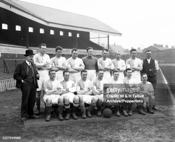 Blackburn Rovers's FA Cup Final team line up for a group photo at Ewood Park in Blackburn, England, 17th April 1928. Back row : Arthur Barritt ,...