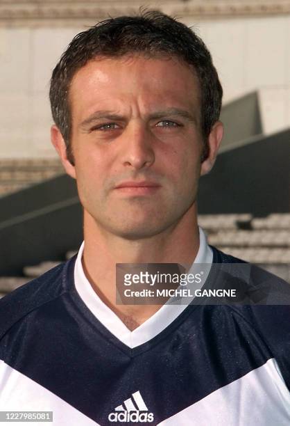 Portrait pris le 11 octobre 2001 à Bordeaux, du défenseur Alain Roche joueur de l'équipe de football du club des Girondins de Bordeaux. AFP PHOTO...