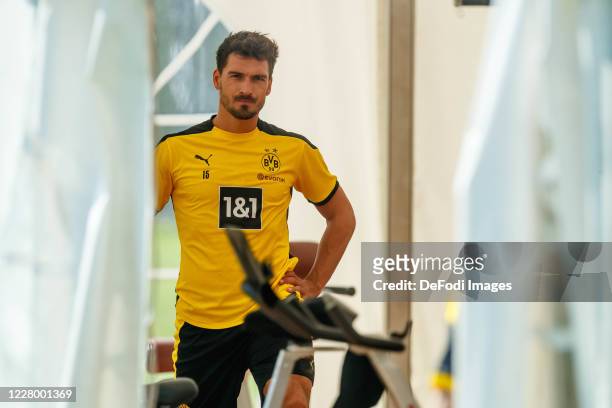 Mats Hummels of Borussia Dortmund looks on during day 2 of the pre-season summer training camp of Borussia Dortmund on August 11, 2020 in Bad Ragaz,...