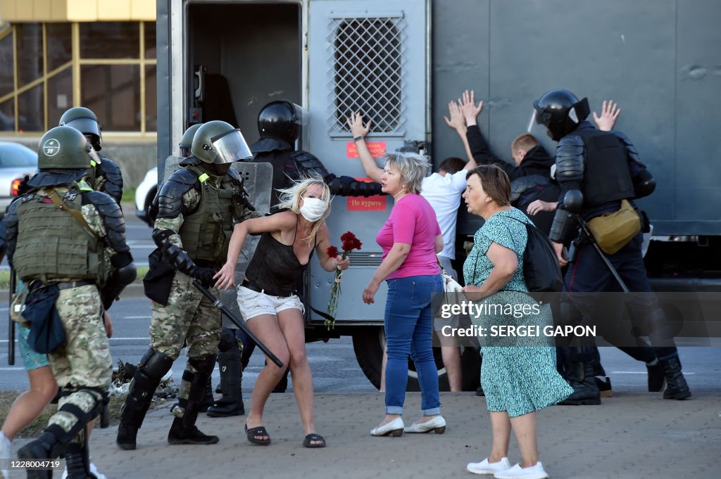 TOPSHOT-BELARUS-VOTE-DEMO