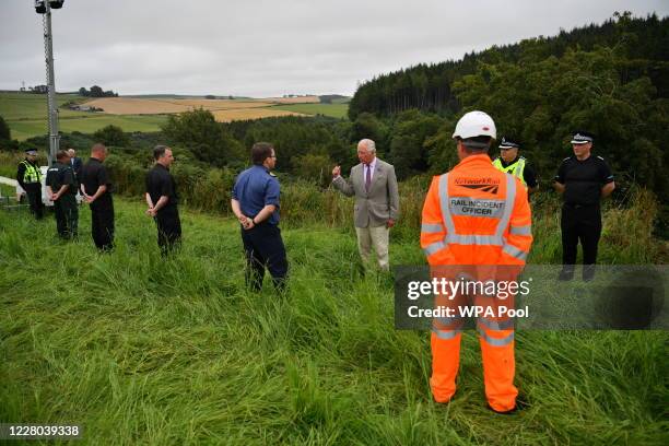 Prince of Wales Visits Site of Train Crash at Stonehaven, Nieuwsfoto's