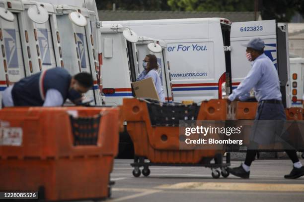 Usps Mail Load Usps Employee Photos and Premium High Res Pictures - Getty Images